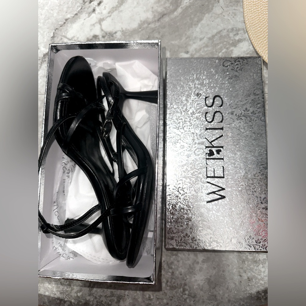 Kiss Black Elegant Heels comes with box